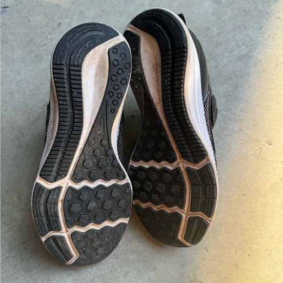 Nike shoes girls size 1 - Picture 2 of 2